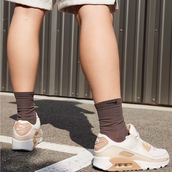 Authentic Brand New Nike Air Max 90 - Picture 5 of 7